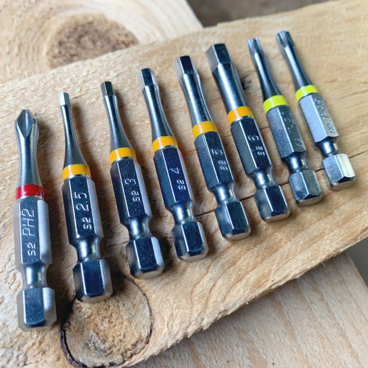 Amazon | 711L 8個 50mm 1/4インチ 六角ビット 色分け済み I 8個 S2